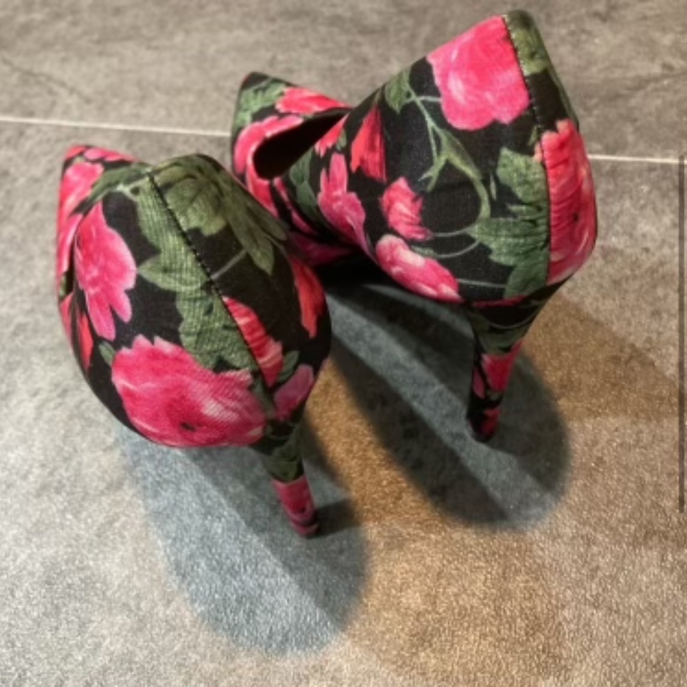 Christian Siriano Black Floral Heels - Picture 3 of 3